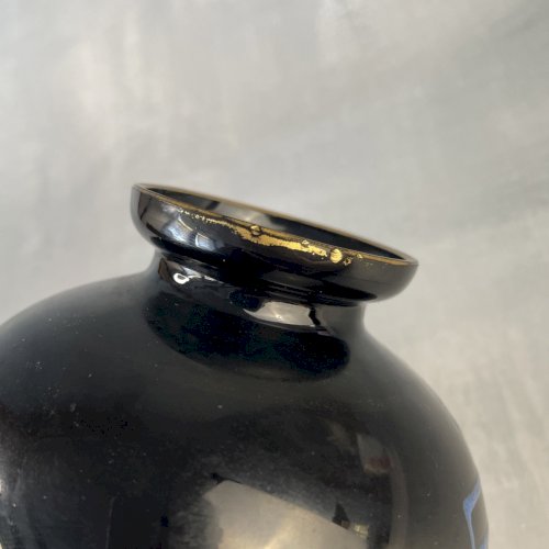 Petit vase verre opaline noire ou hyalite décor art déco signé D'ARGYL