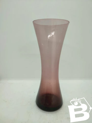Petit vase violet vintage diabolo en bon etat