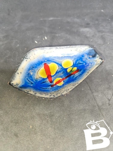 petit vide poche design italien emaillé signé en bon etat