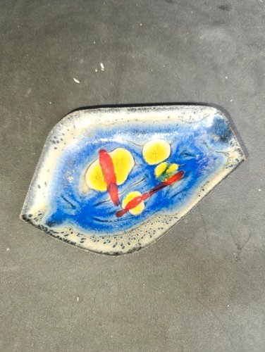 petit vide poche design italien emaillé signé en bon etat