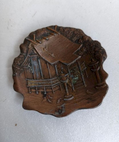 Petit vide poche en cuivre asiatique (chine? Japon?) en bon etat(made in chiner)