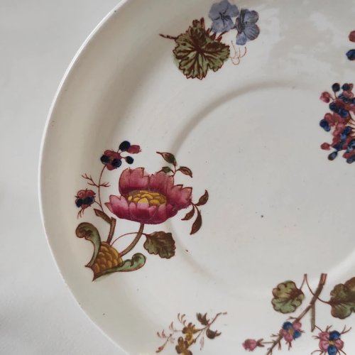 Petite assiette, Soutasse ancienne, Creil et Montereau, décor floral