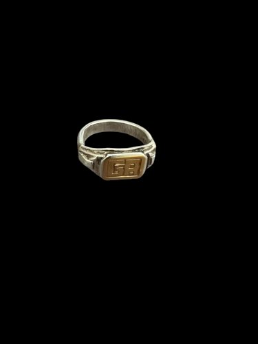 Petite Bague chevalière Art Deco (1925) Initials « GA » argent et or vintage