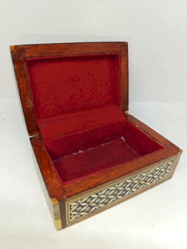 petite boite à bijoux ancienne maquette avec interieur tissu en bon etat