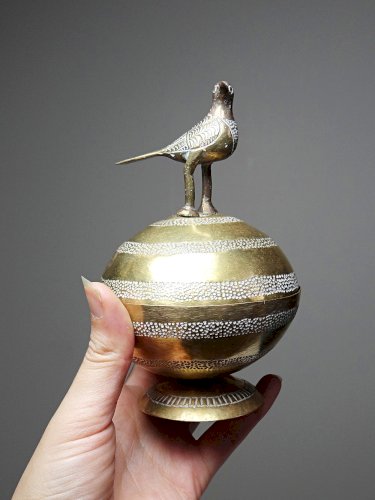 Petite boite globe Africaine vintage laiton/bronze doré Bénin Dahomey