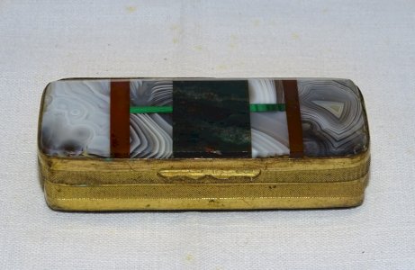 -PETITE BOITE TABATIERE PYROGENE COUVERCLE MARQUETERIE D'AGATE TOUR LAITON XIX