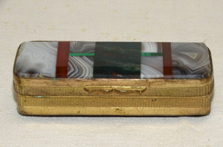 -PETITE BOITE TABATIERE PYROGENE COUVERCLE MARQUETERIE D'AGATE TOUR LAITON XIX
