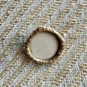 Petite broche ancienne plaqué or De la marque FIX pour photo Unisex vers 1900