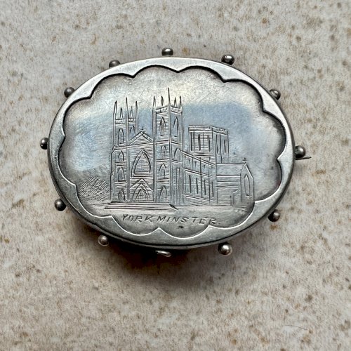 Petite Broche Argent Massif Unisex Souvenir Xixe Siècle Ancienne York Minster