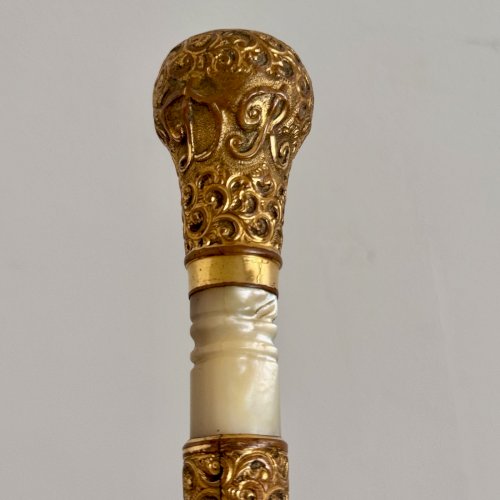 Petite canne ou baguette de chef d'orchestre fin XIXe métal doré et nacre M3688