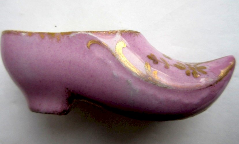 Petite chaussure Art Déco, Sabot rose et Or, soulier en porcelaine peinte