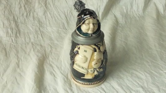 LITTLE GERMAN MUG MONK MUNICH LEGAL*