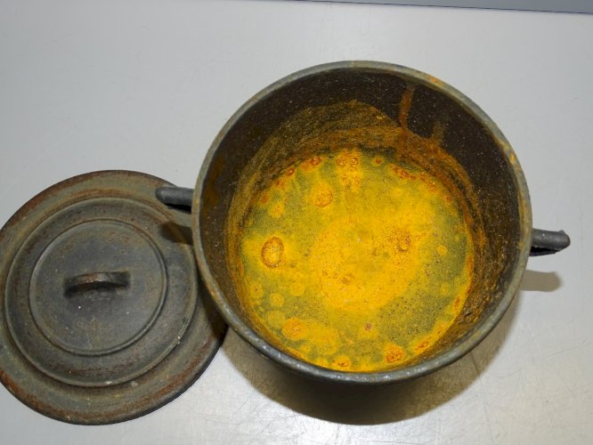 -PETITE COCOTTE EN FONTE LE CAPUCIN SANS SA ANSE COLLECTION DECO CUISINE    D