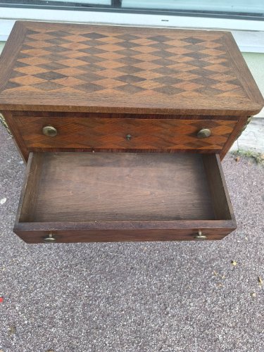 Petite Commode De Style Louis XVI En Marqueterie Vers 1930/1950