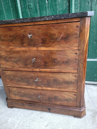 PETITE COMMODE EN ACAJOU AVEC PLATEAU MARBRE 4 TIROIRS DU XIX ème SIECLE