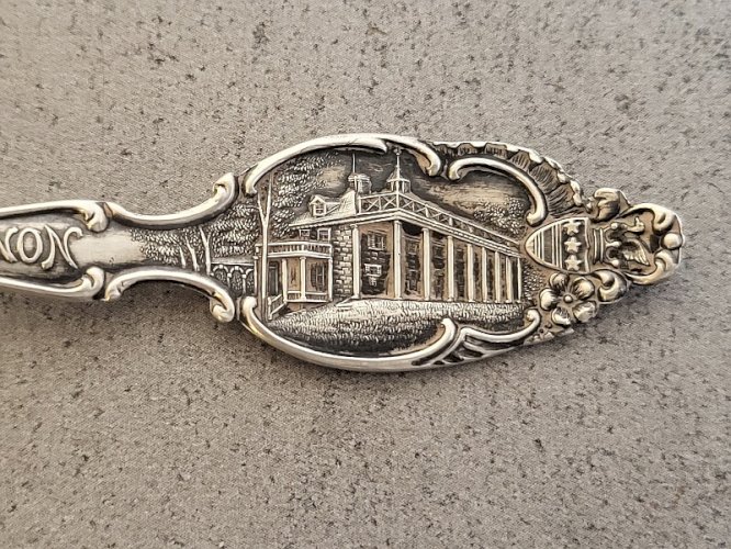 PETITE CUILLERE SOUVENIR MONT VERNON STERLING 925  USA argent massif