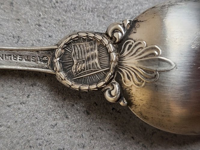 PETITE CUILLERE SOUVENIR MONT VERNON STERLING 925  USA argent massif