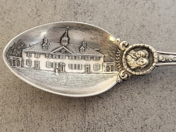 PETITE CUILLERE SOUVENIR MONT VERNON STERLING 925  USA argent massif