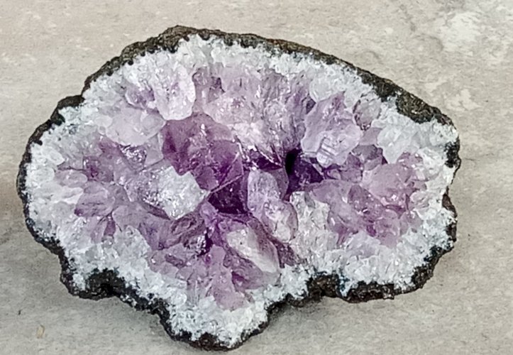 Petite Géode d'Améthyste Minéraux Cristaux Pierre Collection Lithotherapie