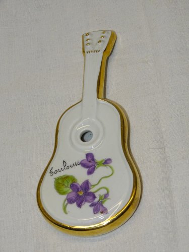 -PETITE GUITARE PORCELAINE DE FRANCE AVEC VIOLETTES de TOULOUSE COLLECTION   D