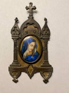 Petite icône ancienne de la Vierge Marie – médaillon néogothique, fin XIXᵉ siècle
