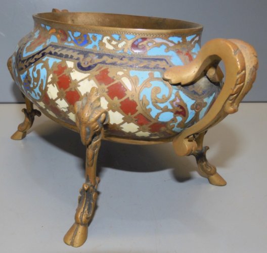 - PETITE JARDINIERE EMAIL Champlevé NAPOLEON III PIEDS SABOTS TETES BELIERS   D