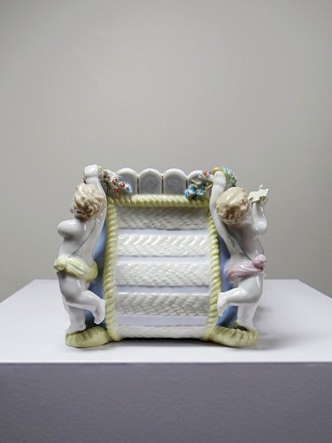 Petite jardinière en porcelaine Allemande ancienne Putti XIXe style Meissen