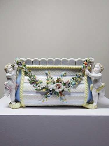 Petite jardinière en porcelaine Allemande ancienne Putti XIXe style Meissen