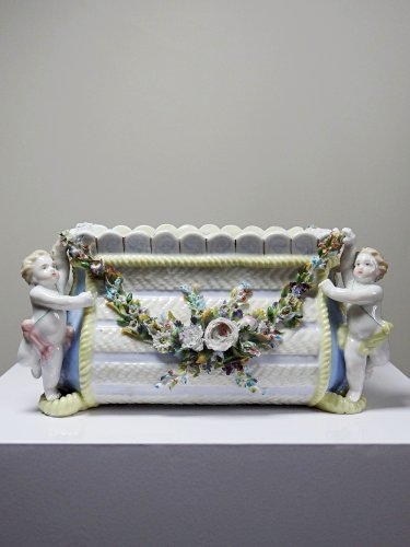 Petite jardinière en porcelaine Allemande ancienne Putti XIXe style Meissen
