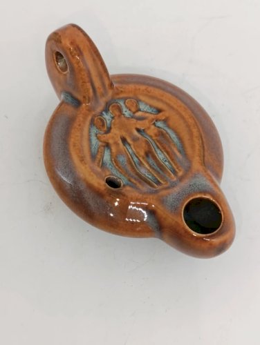 petite lampe a huile en ceramique decor personnage en bon etat