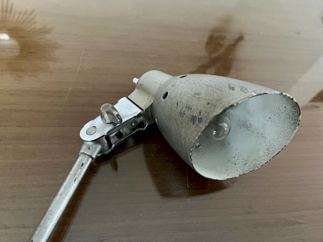 PETITE LAMPE INDUSTRIELLE ALLEMANDE DE LA MARQUE PFAFF ANNEES 70