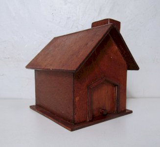 petite maison en bois style nichoir à oiseau vintage