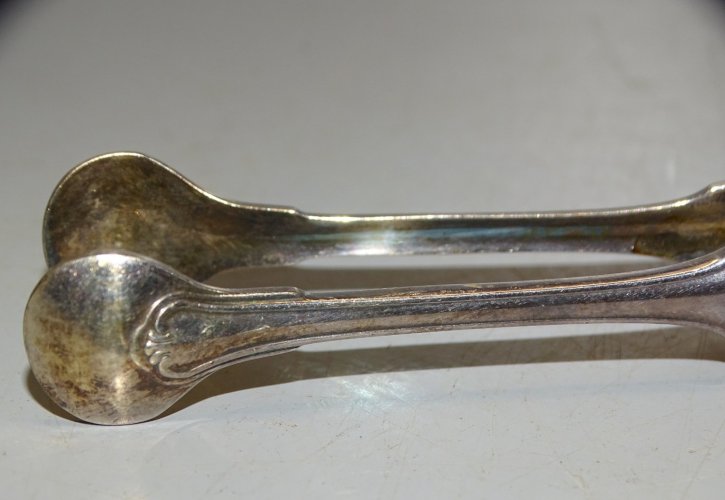 -PETITE PINCE à SUCRE CHRISTOFLE DANS SA BOITE JUS de GRENIER COLLECTION  D