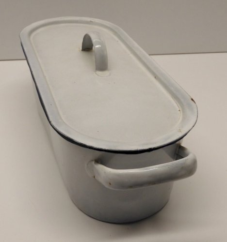 -PETITE POISSONNIERE TOLE EMAILLEE BLANCHE ou USTENSILE DE LABO  déco CUISINE  D