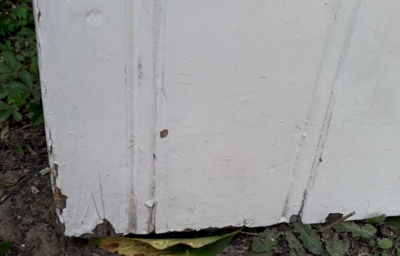 Petite porte ancienne en sapin H120xL60cm (trappe d’escalier) 