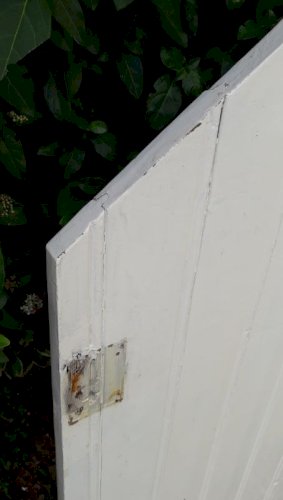 Petite porte ancienne en sapin H120xL60cm (trappe d’escalier) 