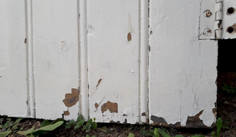 Petite porte ancienne en sapin H120xL60cm (trappe d’escalier) 