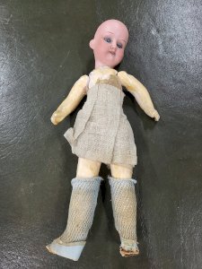 SMALL OLD DOLL 10/0 PORCELAIN HEAD No. 4