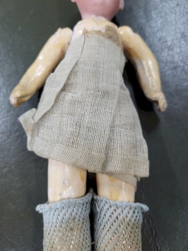 PETITE POUPEE ANCIENNE 10/0 TETE EN PORCELAINE  N°4