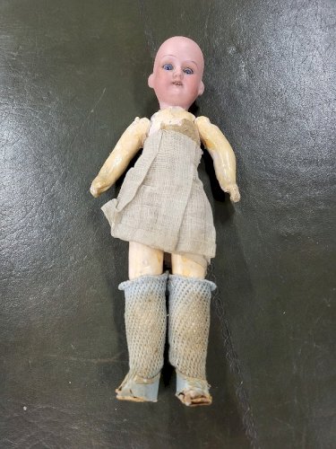 PETITE POUPEE ANCIENNE 10/0 TETE EN PORCELAINE  N°4