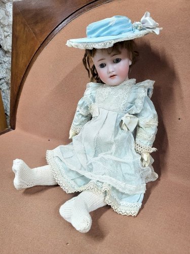 PETITE POUPEE ANCIENNE HEINRICH HANDWERK SIMON ET HALBIG GERMANY 2 N°12