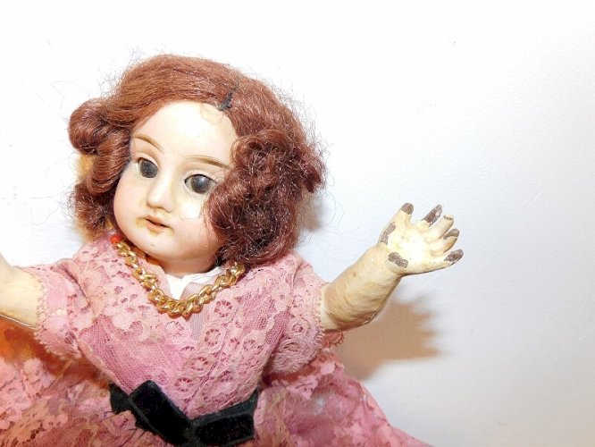 PETITE POUPEE ANCIENNETETE  EN PORCELAINE 4/6