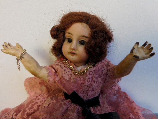 PETITE POUPEE ANCIENNETETE  EN PORCELAINE 4/6