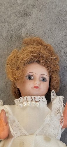 PETITE POUPEE UNIS FRANCE DE 12,5 CM DE HAUT