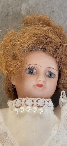 PETITE POUPEE UNIS FRANCE DE 12,5 CM DE HAUT