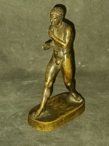 petite sculpture ancienne en bronze de lutteur? à l antique en bon etat