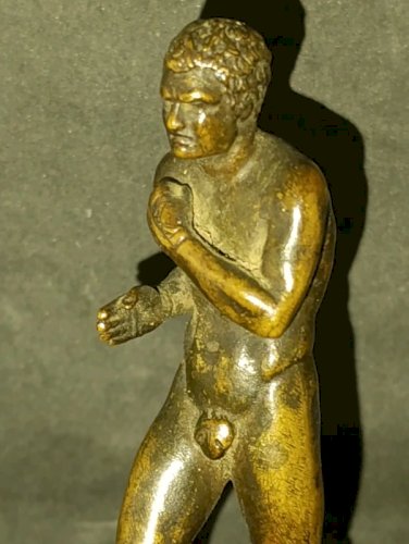 petite sculpture ancienne en bronze de lutteur? à l antique en bon etat