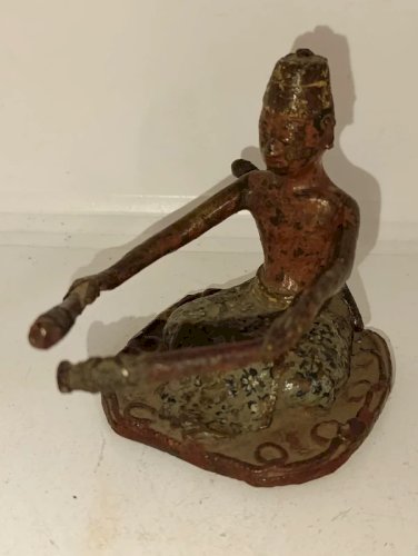 petite sculpture en bronze africain en bon etat
