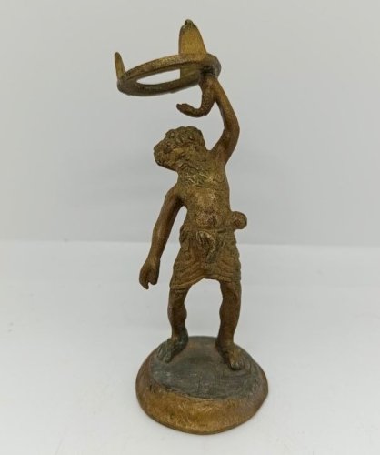 Petite sculpture en bronze de bacchus en etat correct (made in chiner)