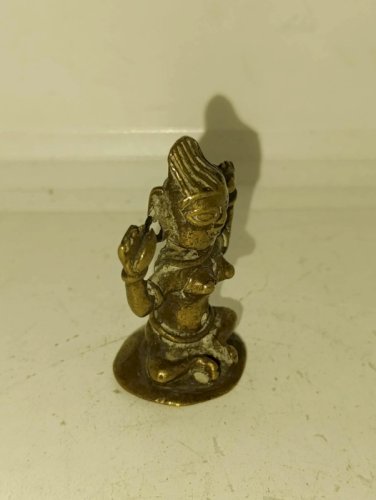 petite statuette divinité? en bronze ou laiton en bon etat